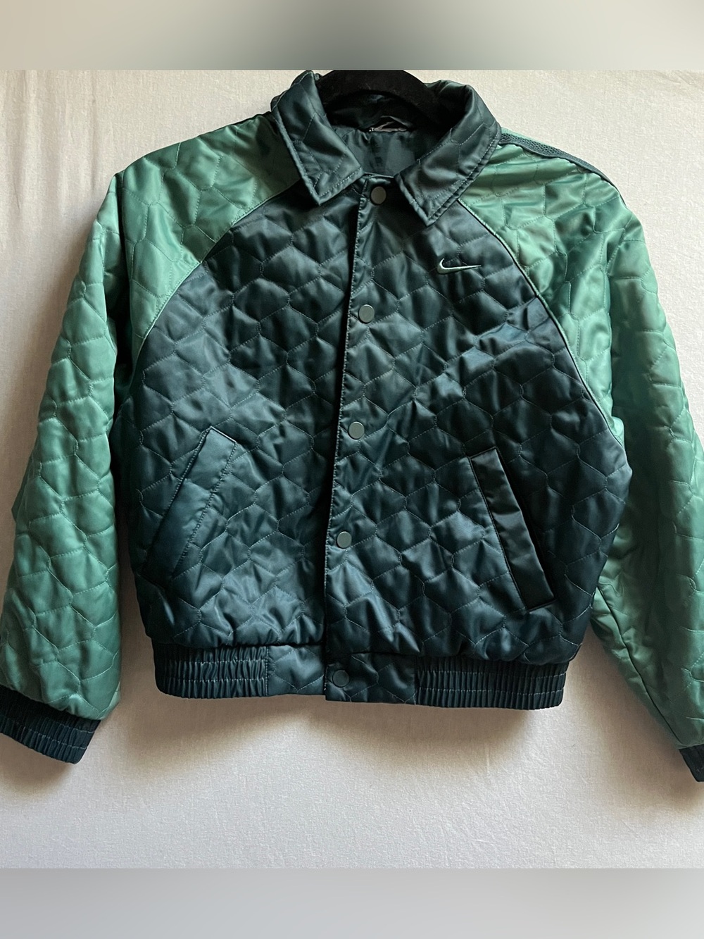 Nike Quilted Satin Cropped Diamond Quilted Bomber Jacket Emerald 2 Tone Snap M